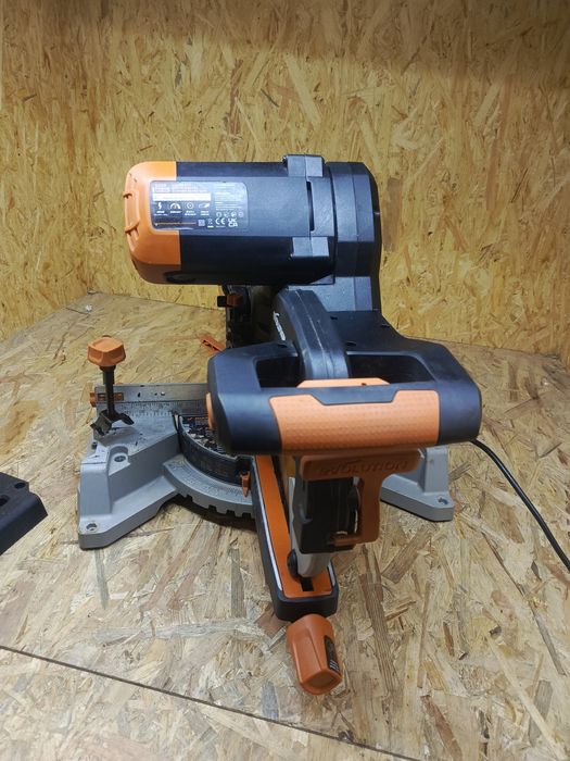 Ukosnica z posuwem Evolution r255 sms-db