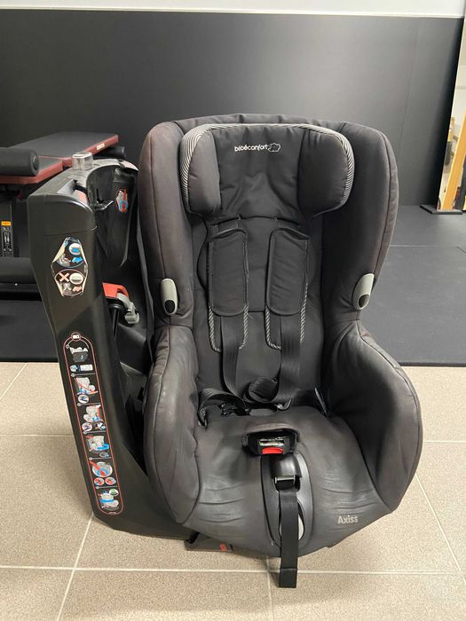 Cadeira Auto Bébé Confort Axiss (9-18kg) - Gira 90º - Instala c/ Cinto