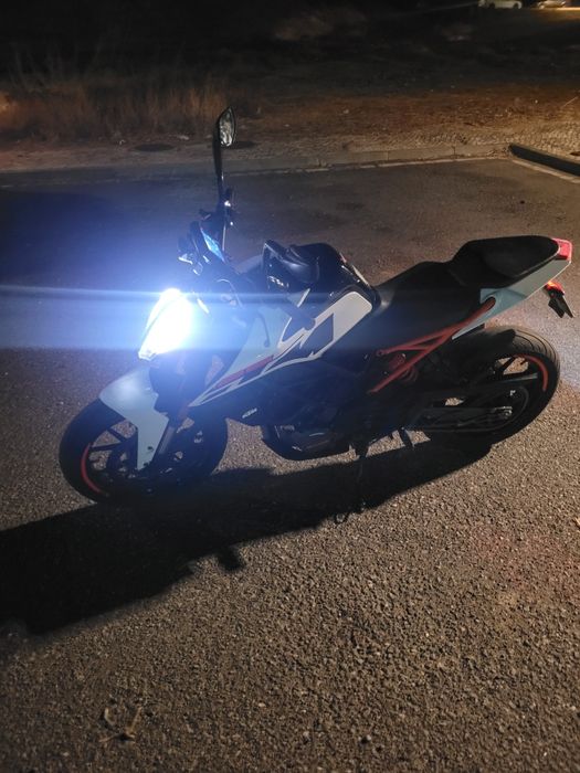 Mota KTM Duke 125