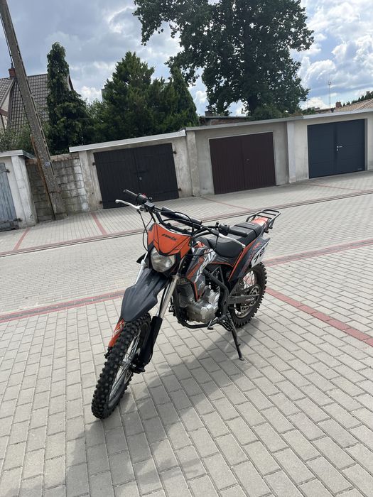 Asix defender 150 (xb72)