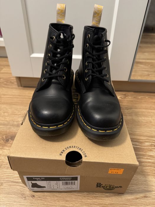 Czarne Buty Dr Martens Vegan 101 Felix Rub Off