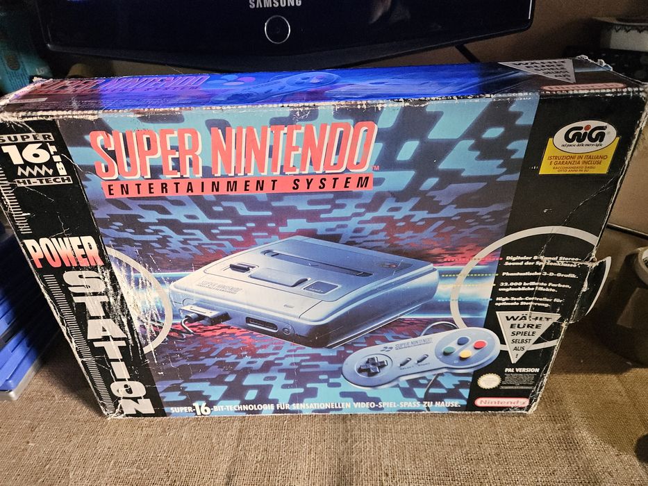 Super Nintendo com caixa