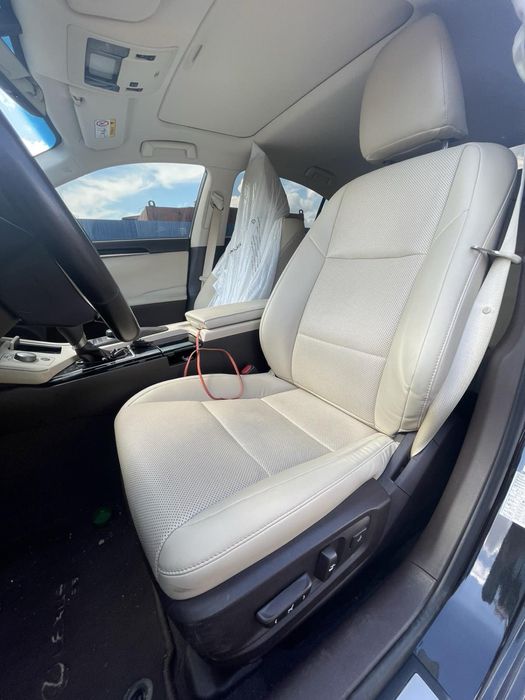 Продам офіційний LEXUS ES 250
