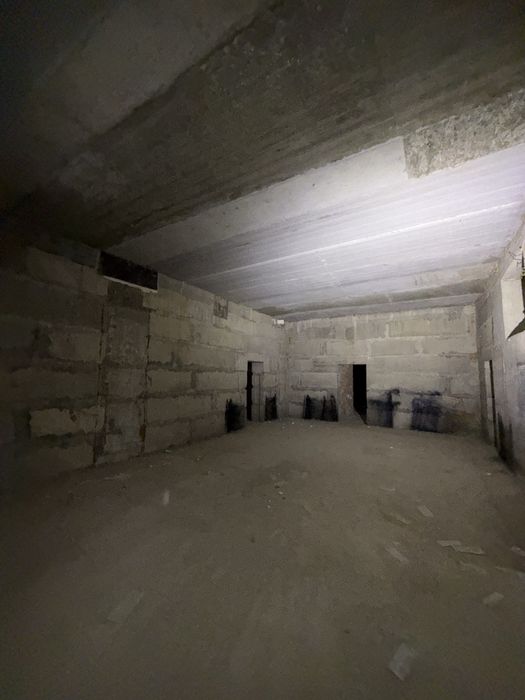 Продаються комерційні приміщення в кришталевому озері