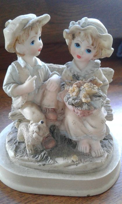 фрфоровая статуэтка  - антиквариат