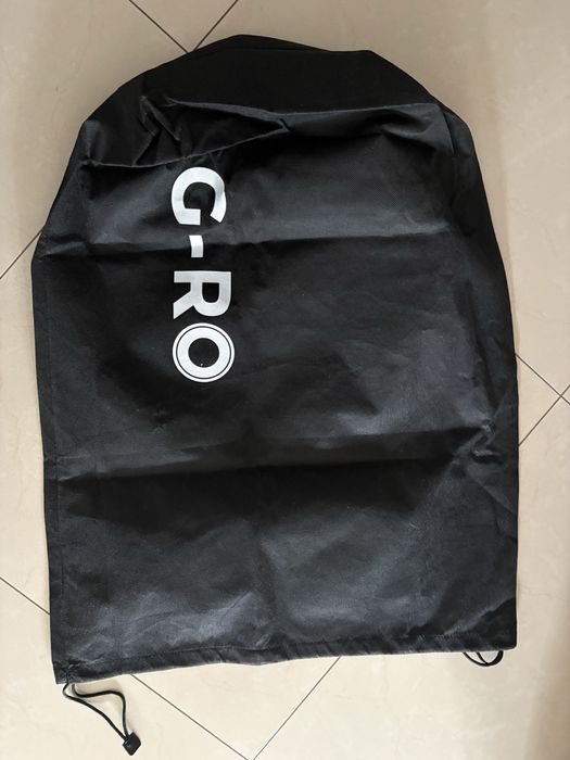 Duzy firmowy pokroqiec nowy czarny C-RO