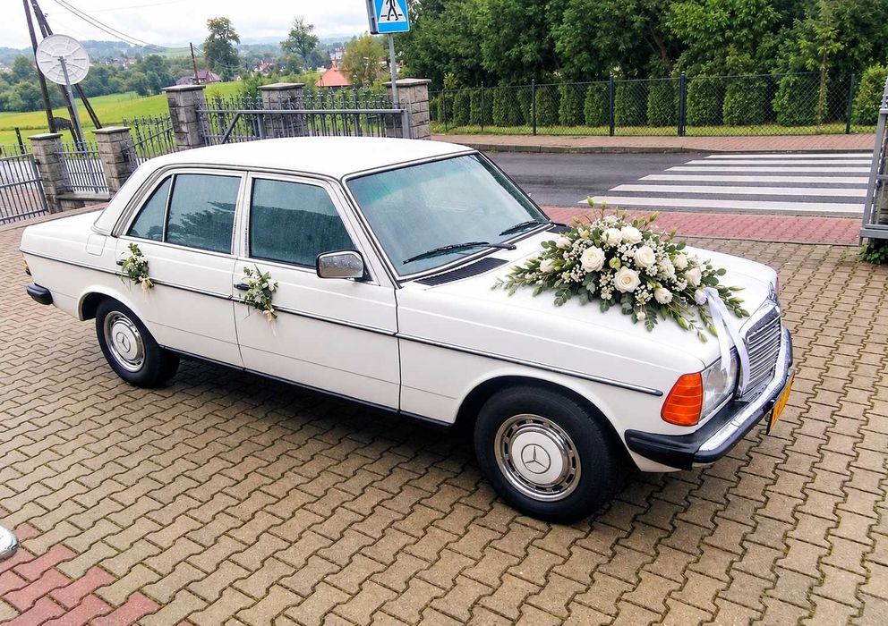 Samochód do ślubu Mercedes W123