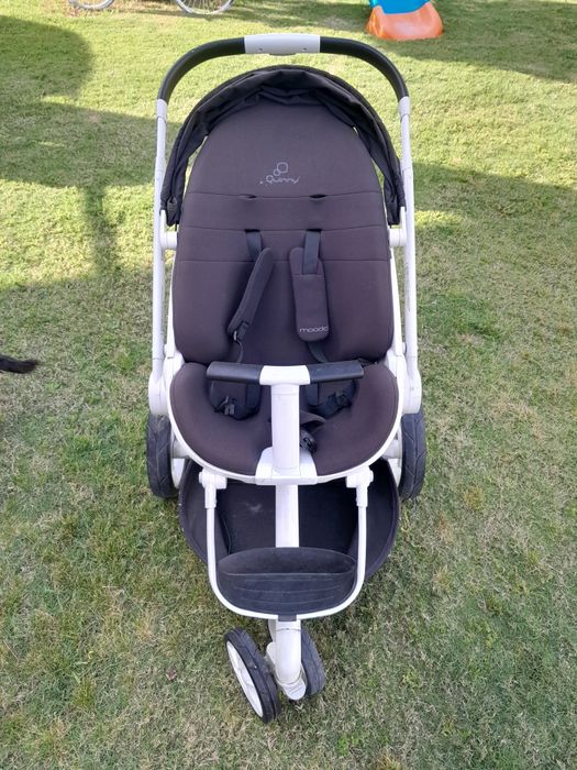 Carrinho de passeio quinny com ovo e acessórios