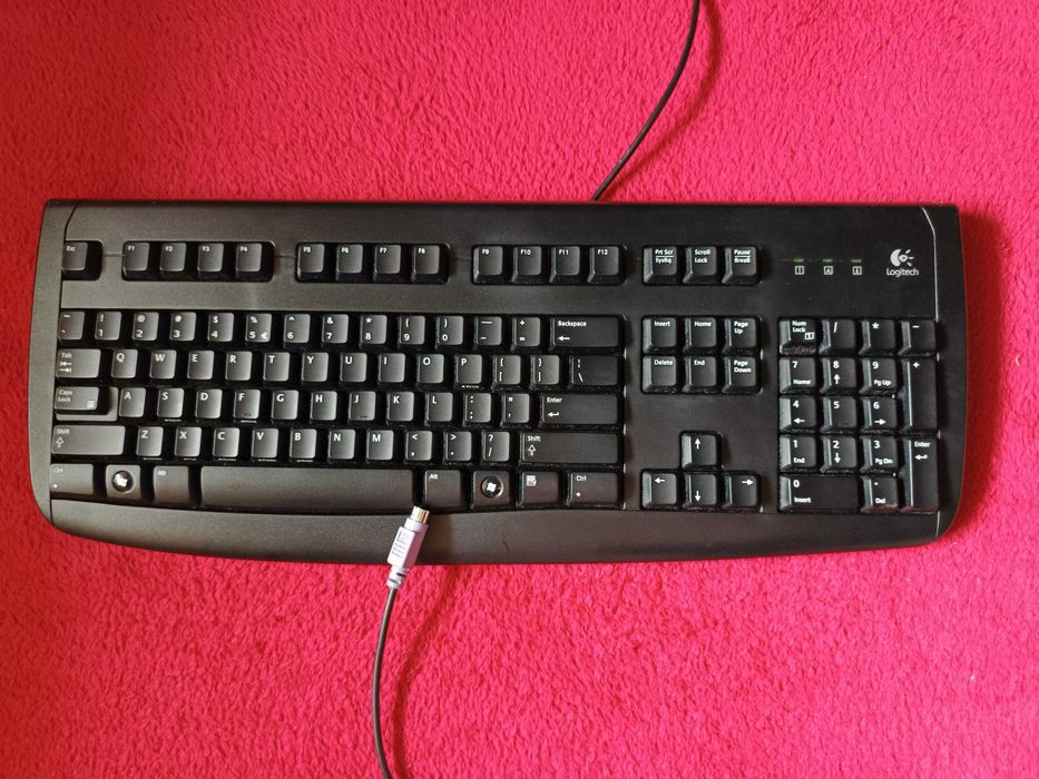 Klawiatura Logitech Deluxe 250 PS2