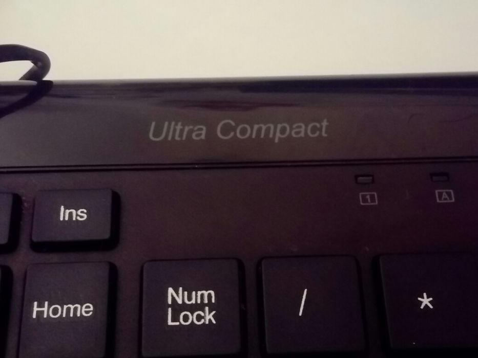 1 Teclado vintage com ficha DIN + 1 Ultra Compac / PEÇAS64741153448321122