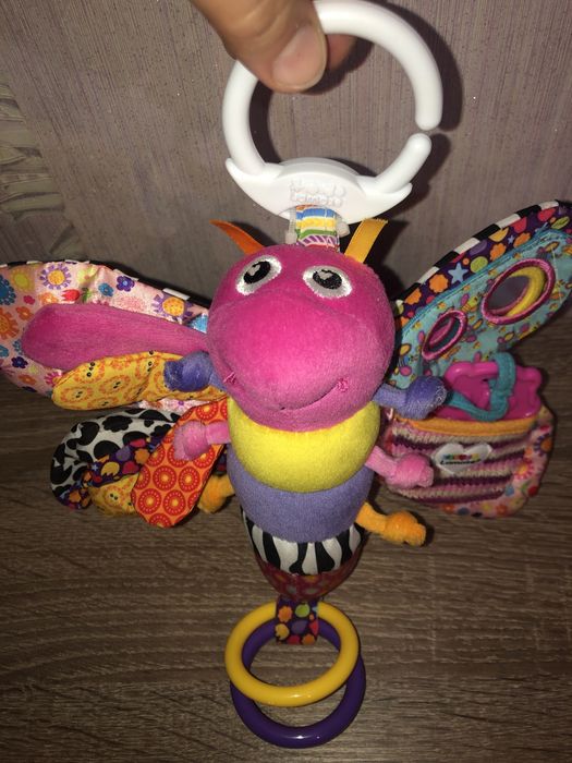 М'яка іграшка-підвіска гризунець від Lamaze