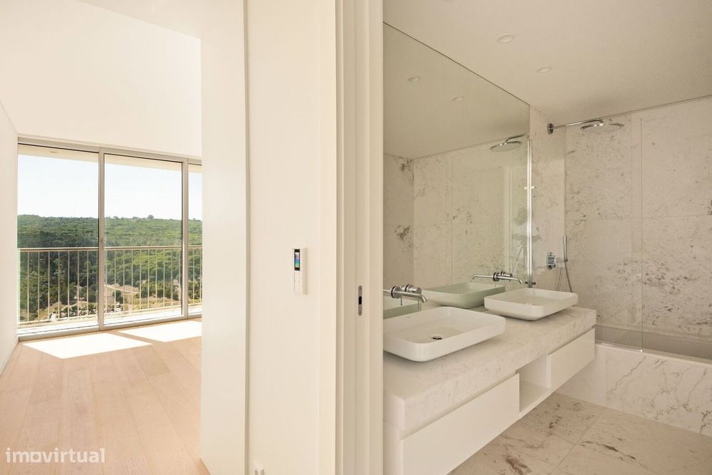 Apartamento T4 + 1 com piscina, Nova Campolide, Lisboa