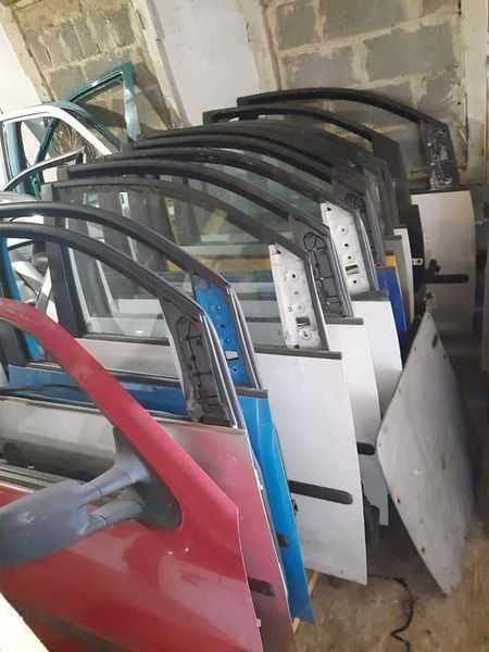 продам дверки до  CADDY та  TOURAN Passat