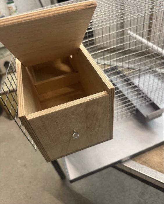 Gaiolas novas para criação de aves..