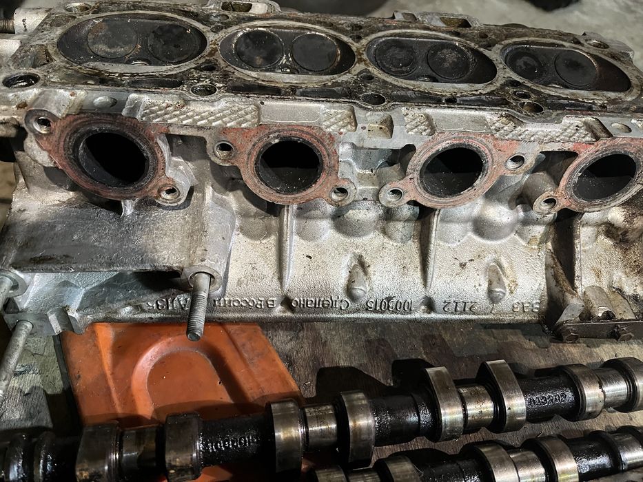 Продам головку ваз 2112