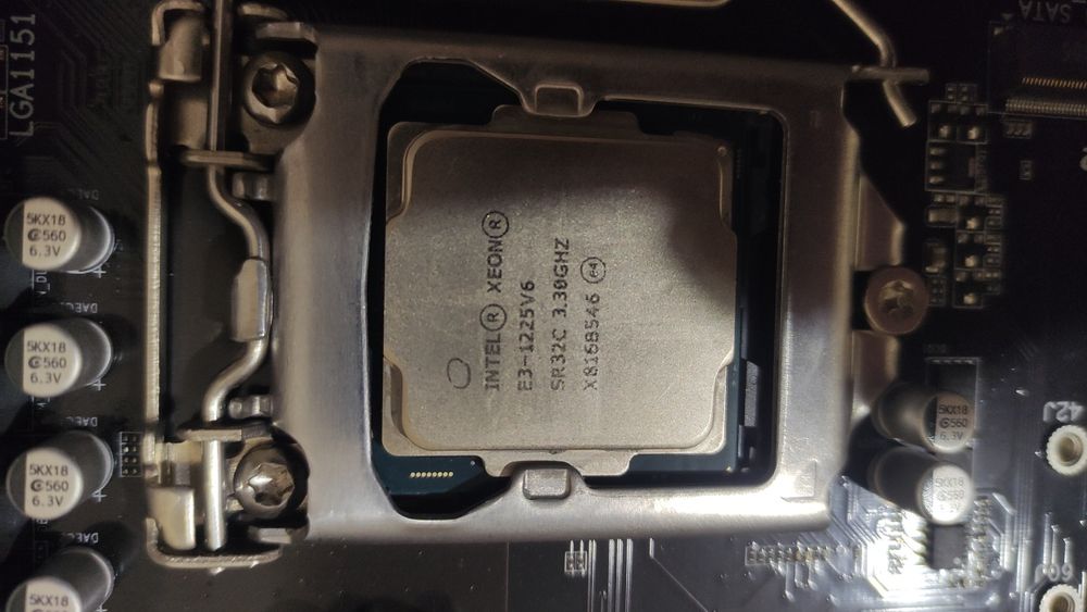 Материнская плата lga1151v1+проц (аналог i5 7400) e3 1225 v6