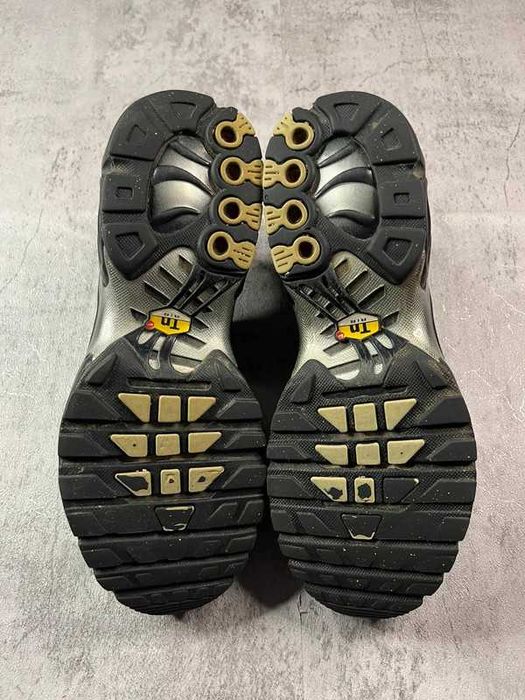 Air Max Plus Black Metallic Silver Size 39EU