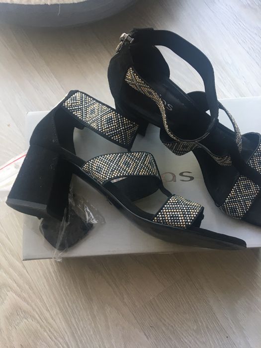 WOJAS Buty damskie na obcasie roz 39