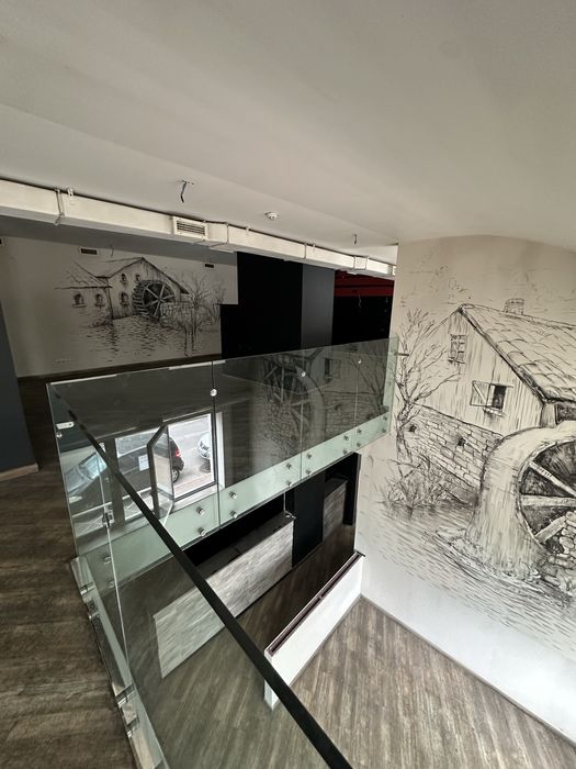 Дніпровська Набережна 19