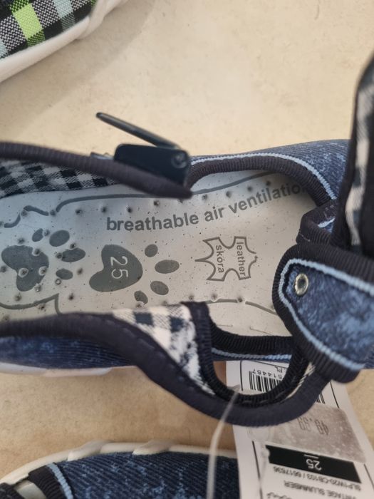 Nowe kapcie 26 skóra