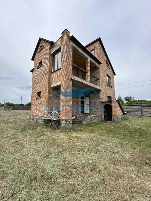 Продаж 2-поверхового цегляного будинку. 122м2