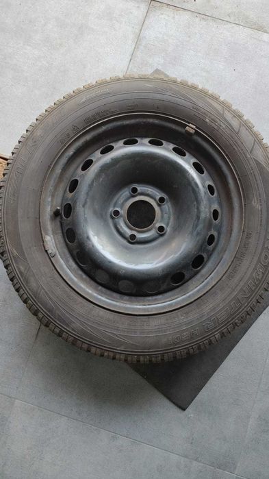 Комплект зимних шин Falken размер 205 60 R16.