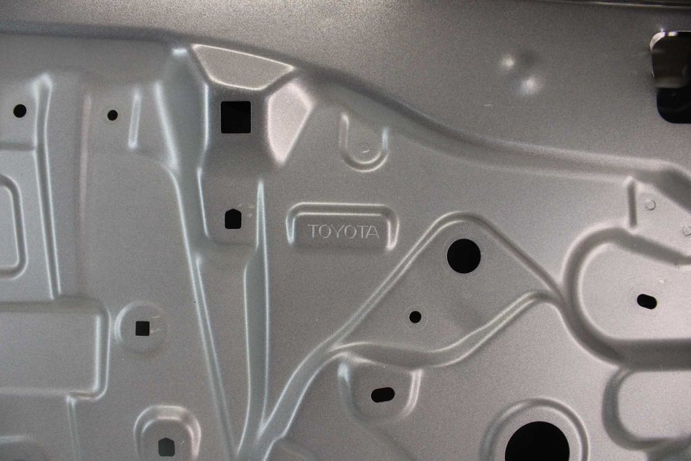 TOYOTA YARIS CROSS Drzwi Lewy Przód Przednie