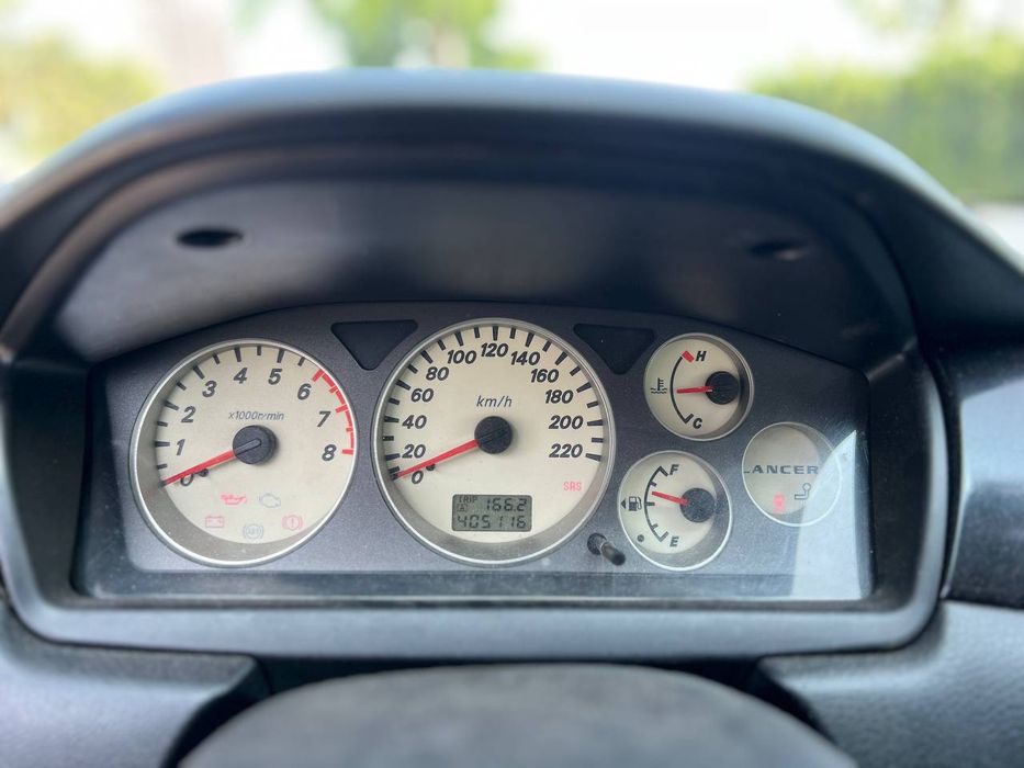 Mitsubishi lancer 9