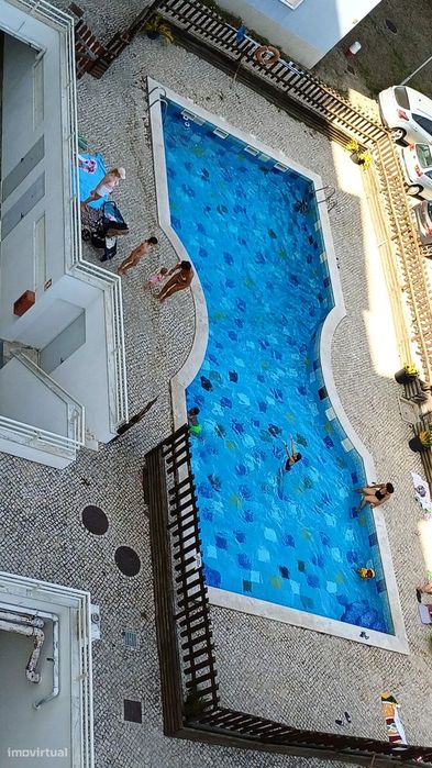 T2 em condomínio fechado com piscina e garagem | Carregado