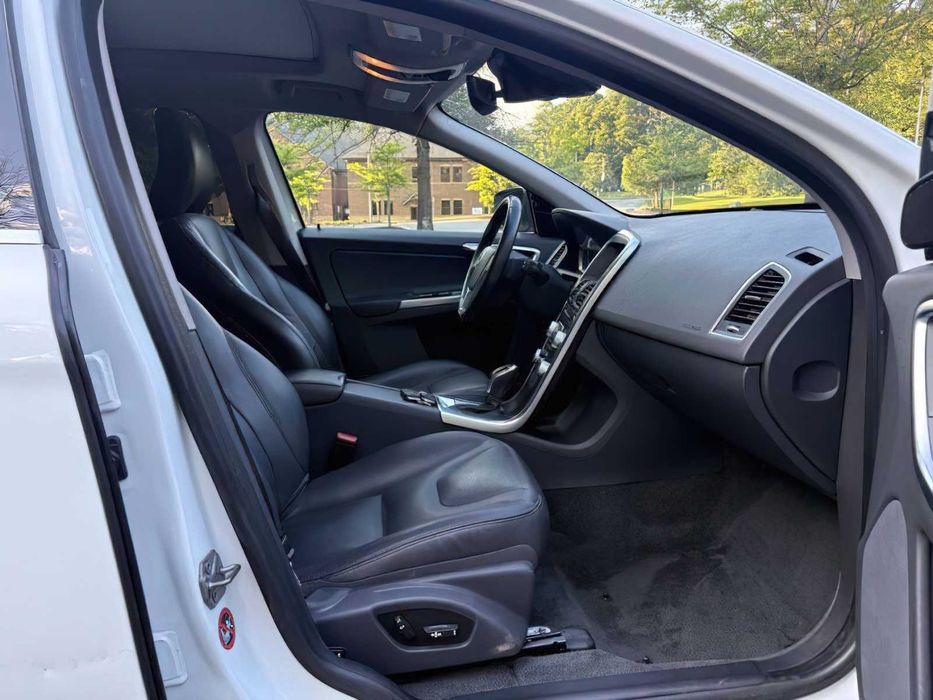Volvo XC60      2016