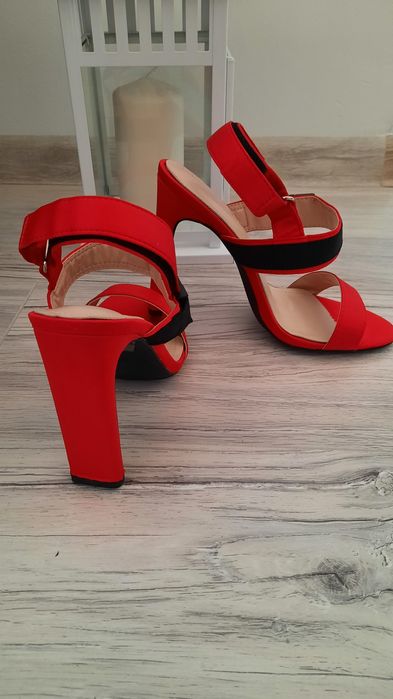 Sandałki rozmiar 37