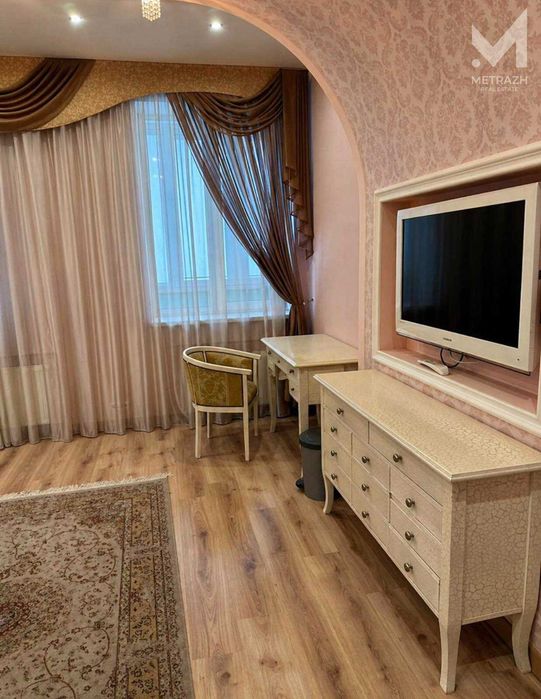 Вау в продаже Пентхаус 210 м² у метро Защитников Украины — 5 комнат, 2 уровня