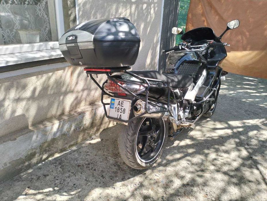 Honda VFR 800 .