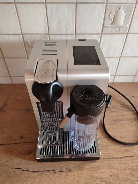 Ekspres do kawy DeLonghi Lattissima Pro EN750.MB