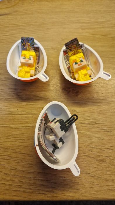 Figurki minecraft Kinder joy