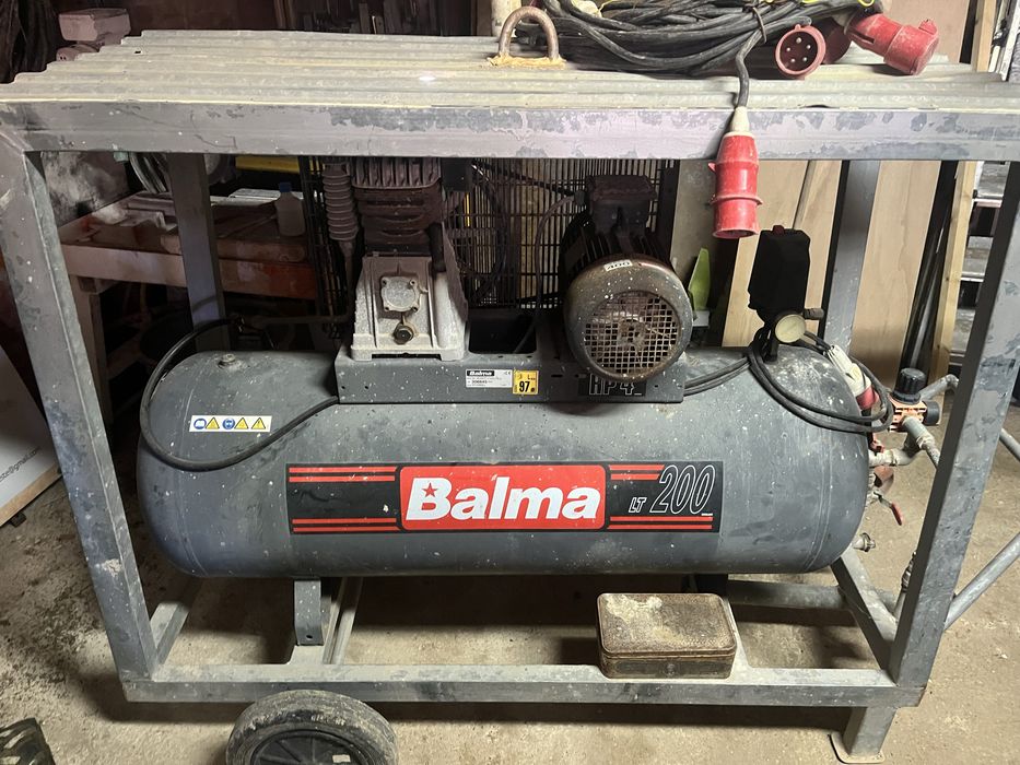 Compressor  200 litros trifasico