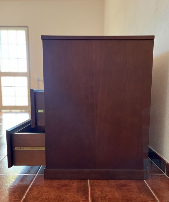 Secretária usada para escritório