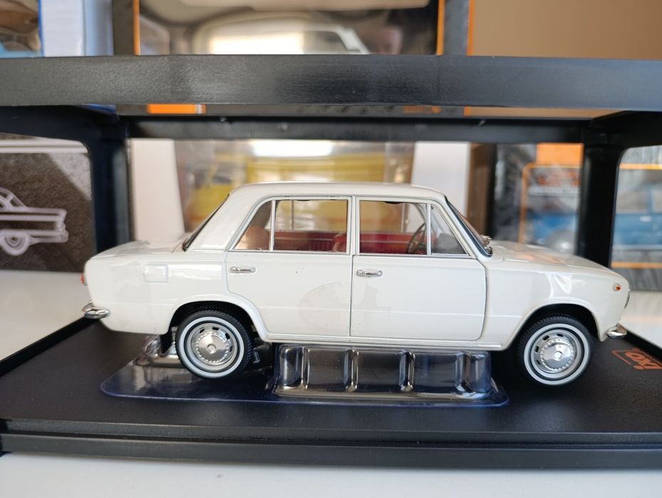 Модель 1/18  Fiat