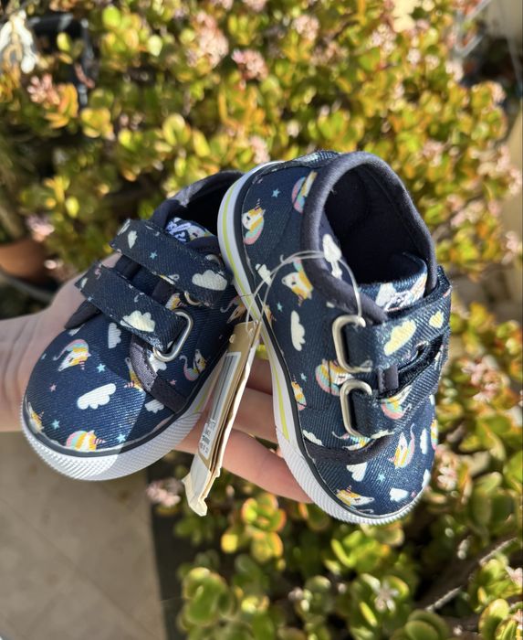 Sapatos novos da chicco