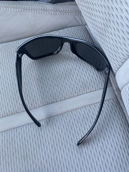 Очки солнцезащитные