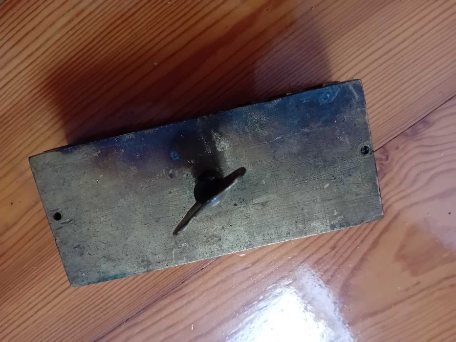 Dois moldes farmácia antigos em bronze