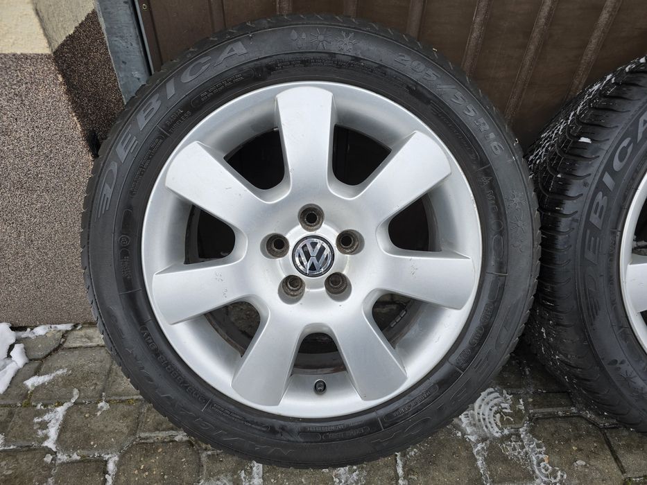 Felgi z oponami 205/55R16 VW New Beetle 5x100 Golf 4 Bora Audi A3 Leon