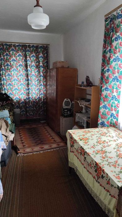 Продаж будинку з меблями