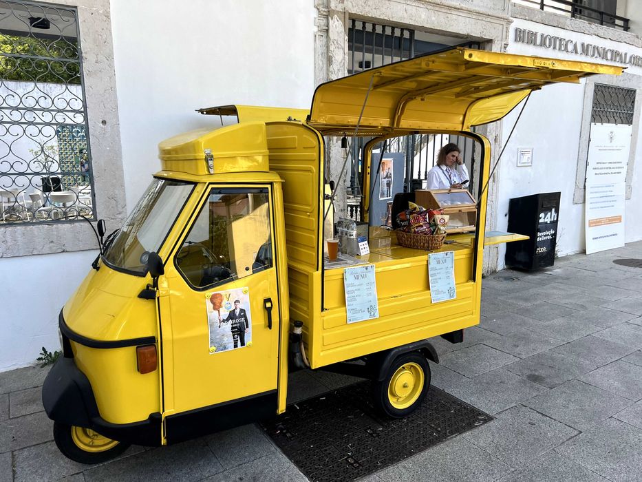 Aluguer de Veículos para Festas/ Eventos - Citroën HY e Piaggio Ape