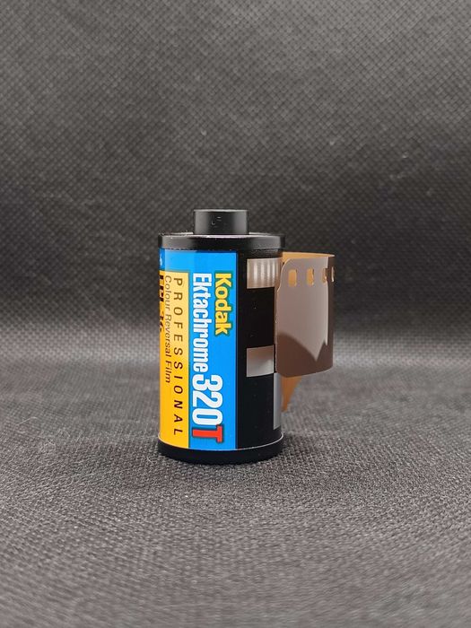 Rolo fotográfico Kodak Ektachrome 320T (35mm)
