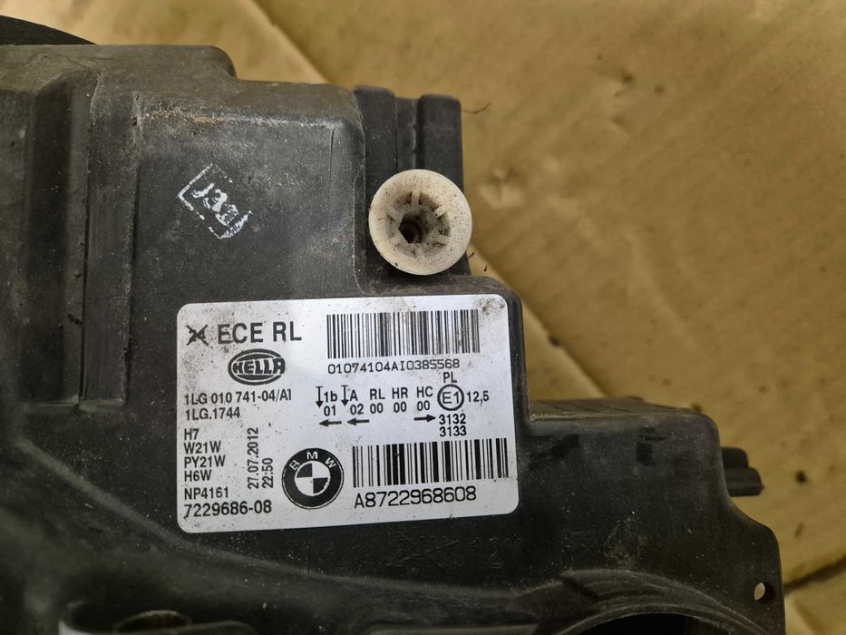 BMW1 F20 lampa przednia prawa przód.