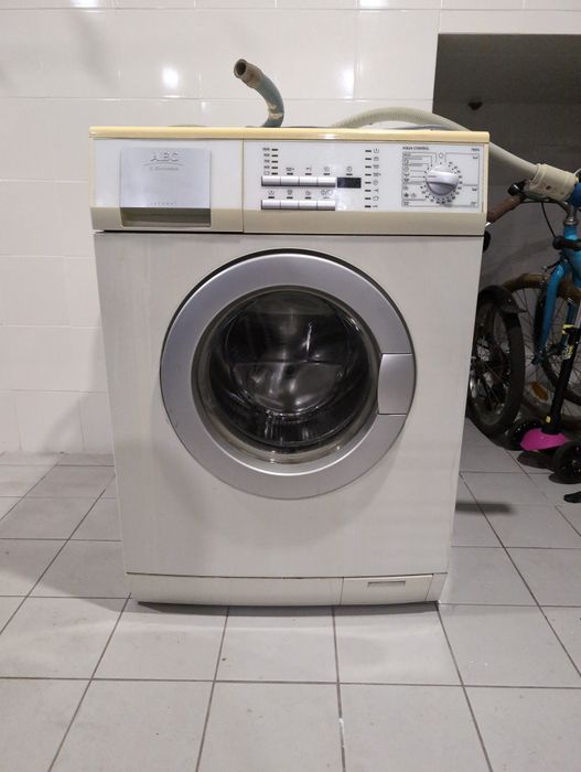 Máquina de lavar AEG lavamat (avaria)