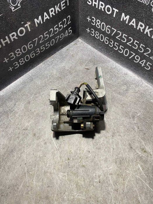 Датчик положення педалі газу з кронштейном Audi 80 B4 100 C4