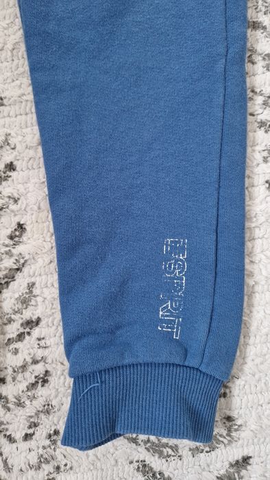 Esprit spodnie dresowe 116/122