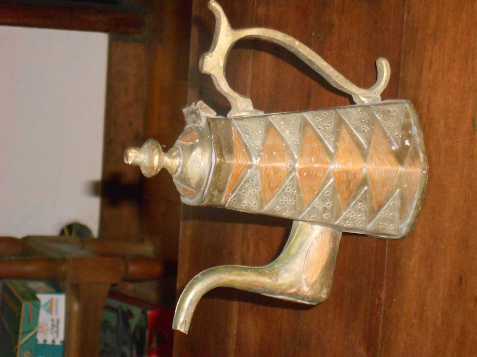 Bule muito antigo vintage cobre latao trabalhado